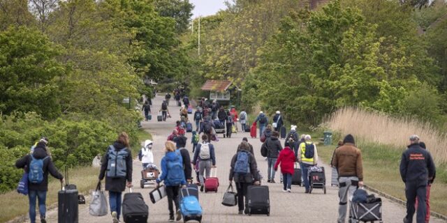 Από τον Ιούλιο θα επιτραπεί στους Τσέχους να ταξιδεύουν στην Ελλάδα