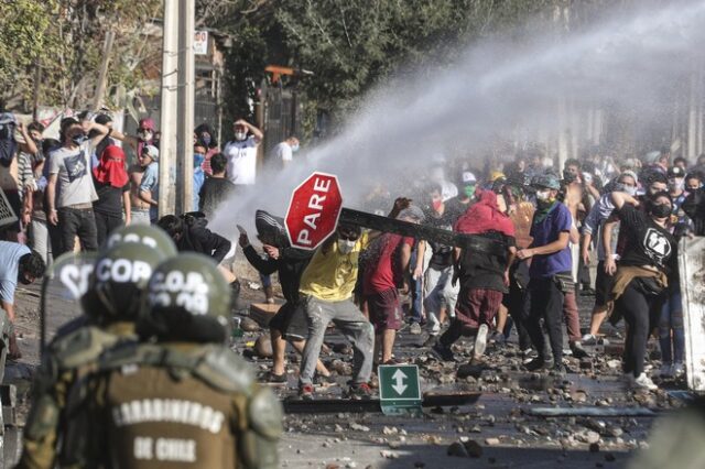Χιλή: Αστυνομικοί συγκρούονται με κατοίκους εν μέσω ανησυχιών για ελλείψεις τροφίμων