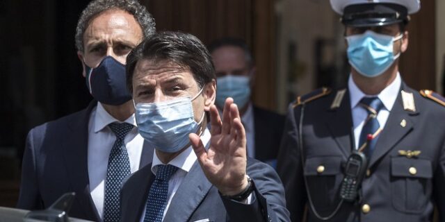 Ιταλία: Μείωση των κρουσμάτων, σταθερός ο αριθμός των θυμάτων