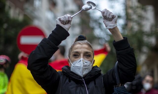 Κορονοϊός: Κάτω από 100 νεκροί για 8η σερί μέρα στην Ισπανία