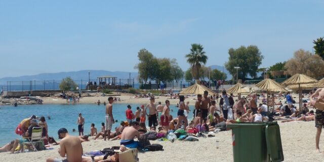 Άρση μέτρων: Έτσι θα ανοίξουν οι οργανωμένες παραλίες το Σάββατο – Χωρίς αλκοόλ και τραπεζοκαθίσματα