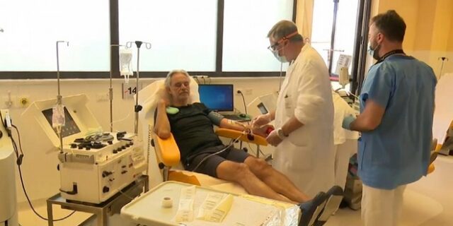 Ιταλία: Δωρητής πλάσματος ο Ανδρέα Μποτσέλι