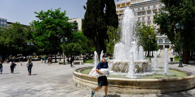 Κορονοϊός: Το τριήμερο που θα κρίνει τα μέτρα