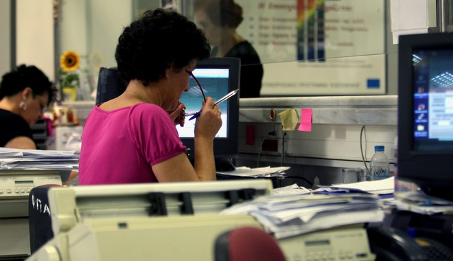 Δημόσιοι Υπάλληλοι: Επιστροφή στο γραφείο για 7 στους 10 από Δευτέρα