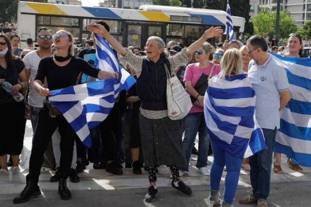 Κορονοϊός: Η μοναδική χώρα που ξεπερνά την Ελλάδα σε αρνητές και συνωμοσιολόγους