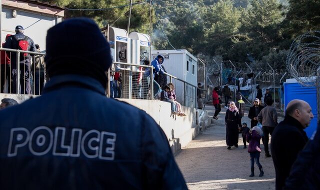 Αιφνιδιαστικοί έλεγχοι σε ΜΚΟ και δομές προσφύγων από Αρχή Διαφάνειας και ΕΛ.ΑΣ.