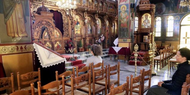 Εκκλησίες: Ανοίγουν για λειτουργίες και τελετές – Πώς θα προσέρχονται οι πιστοί