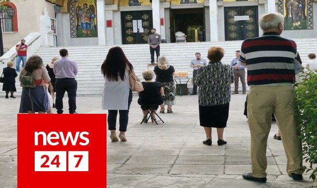 Άνοιξαν οι εκκλησίες: Mε αυστηρά μέτρα προστασίας οι λειτουργίες