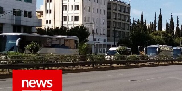 Γέμισε πούλμαν η Συγγρού: Διαμαρτυρία ιδιοκτητών τουριστικών λεωφορείων