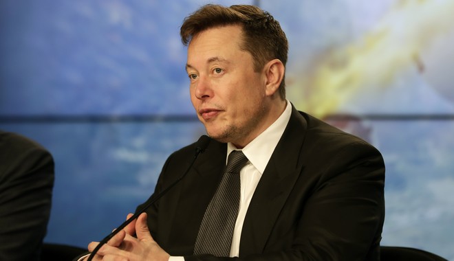 Tesla: Ο Ίλον Μασκ έριξε με μια ανάρτηση τις μετοχές της