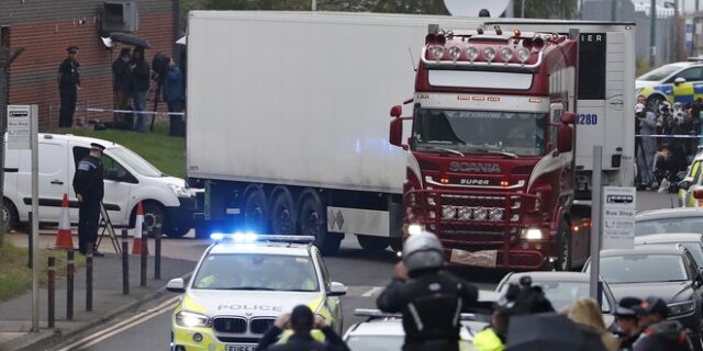 Έσσεξ: Δεκάδες συλλήψεις για τα 39 πτώματα μεταναστών σε φορτηγό ψυγείο