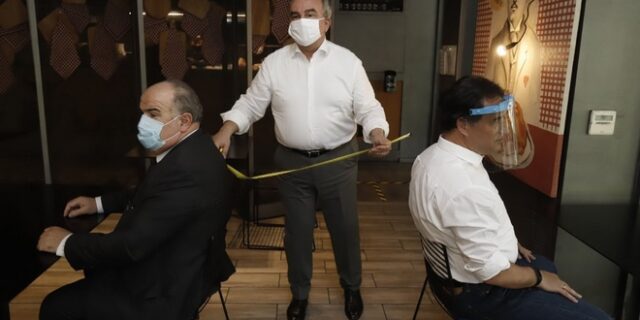 Άδωνις Γεωργιάδης: Πήραν μεζούρα για τις αποστάσεις στα καταστήματα εστίασης