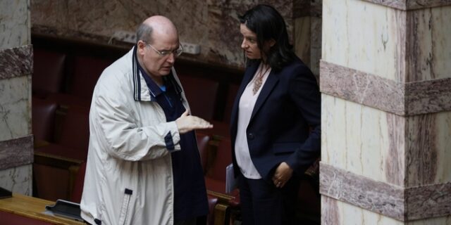 Βουλή: Κόντρα Κεραμέως – Φίλη για την εξ αποστάσεως εκπαίδευση