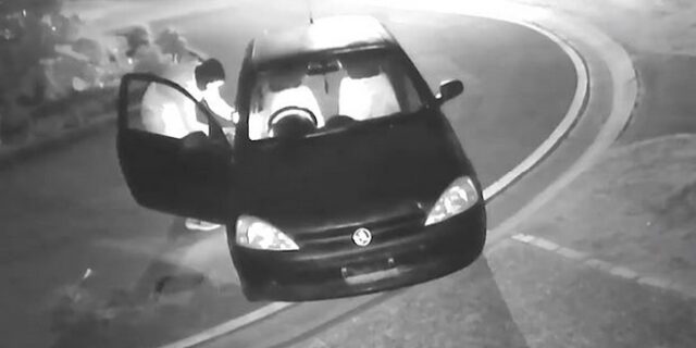 Αυστραλία: Έβαλε φωτιά σε αυτοκίνητο και παραλίγο να καεί ζωντανός