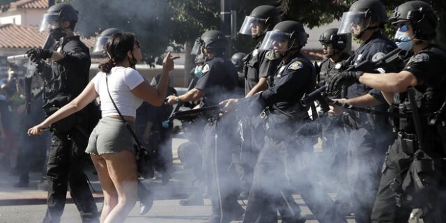 Τζόρτζ Φλόιντ: Πεδίο μάχης πάνω από 20 πόλεις μετά την δολοφονία