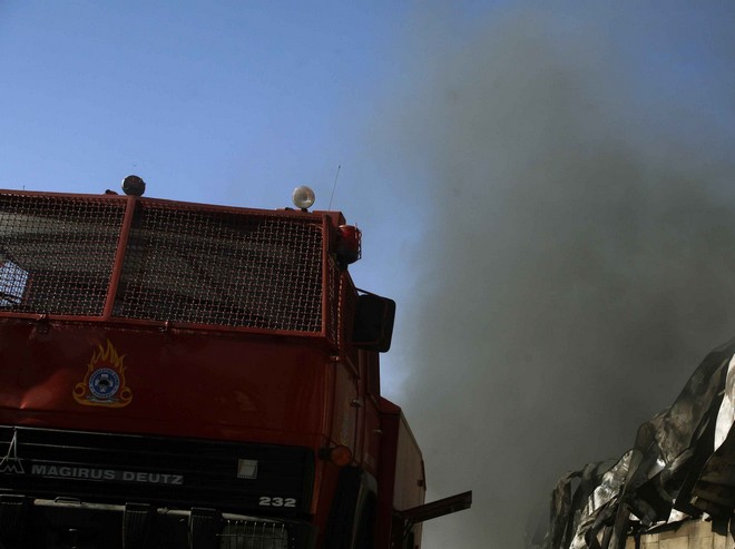 Παρανάλωμα του πυρός σχολικό λεωφορείο στην ΕΟ Αθηνών – Λαμίας