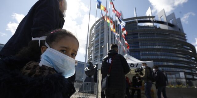 Κορονοϊός: Σχεδόν 13.000 κρούσματα στη Γαλλία – 117 θάνατοι