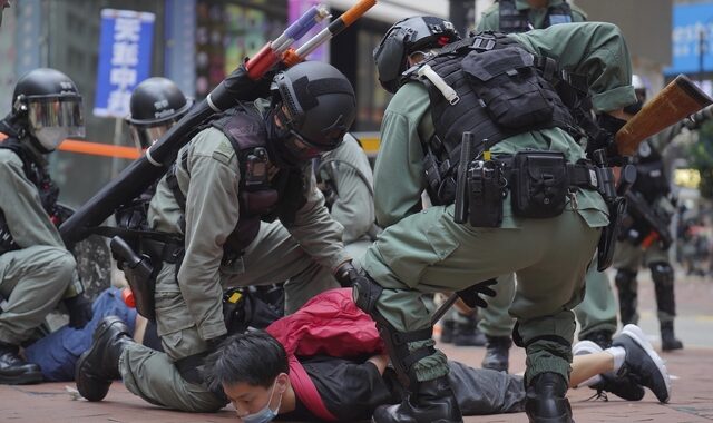 Χονγκ Κονγκ: Οι ελευθερίες στο στόχαστρο με πρόσχημα “τρομοκρατικές δράσεις”