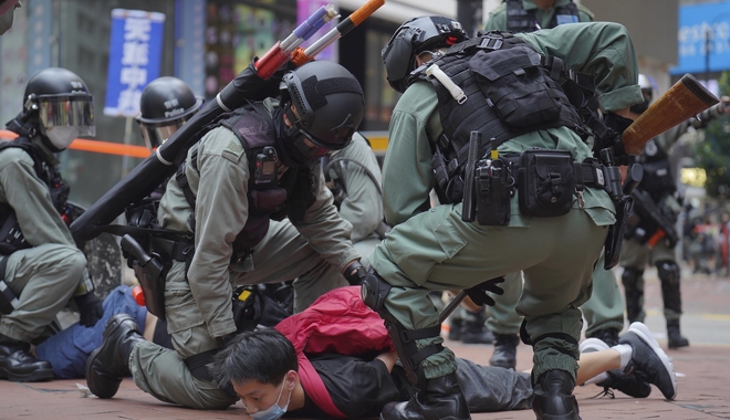 Χονγκ Κονγκ: Οι ελευθερίες στο στόχαστρο με πρόσχημα “τρομοκρατικές δράσεις”