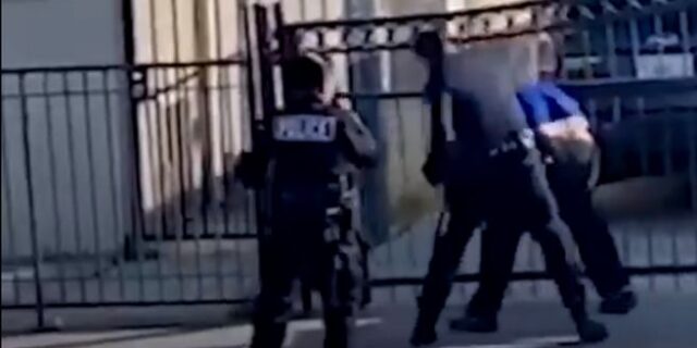 Άγριο ξύλο από αστυνομικό σε ύποπτο στο Λος Αντζελες – Τέθηκε σε διαθεσιμότητα
