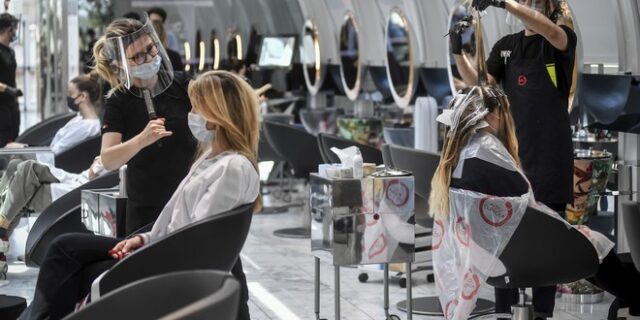 Ιταλία: Πρόστιμο για λούσιμο σε κομμωτήρια λόγω ξηρασίας