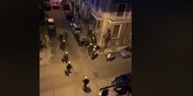 Κυψέλη: Μολότοφ εναντίον αστυνομικών και φθορές σε βιτρίνες