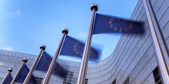 Κομισιόν: Καίρια συμβολή του SURE στον μετριασμό των επιπτώσεων της πανδημίας