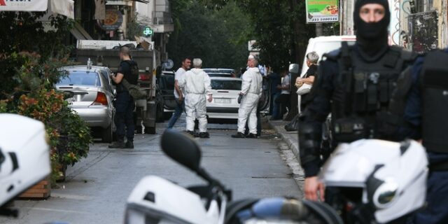 Εκκένωση κατάληψης στα Εξάρχεια που φιλοξενούσε μετανάστες