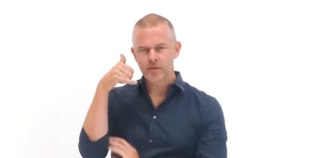 O Λούλης, το ξύλο στις πλατειες και η φυματική σαρανταποδαρούσα