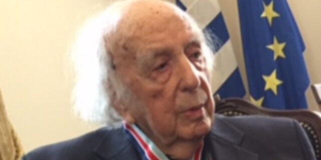 Ευχές Παυλόπουλου στον Βάσο Λυσαρρίδη που έγινε 100