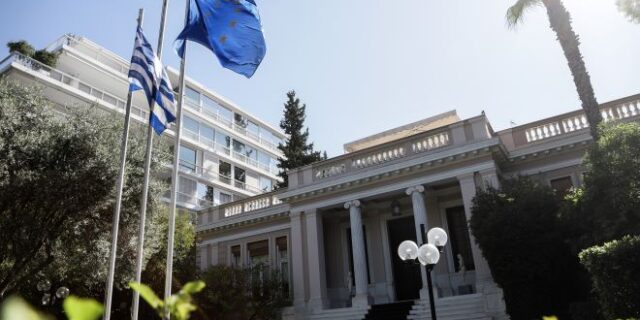 Κυβέρνηση: Κλείνει μέτωπα και προχωρά στην τρίτη Φάση