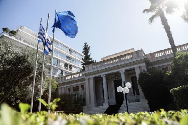 Κυβέρνηση: Κλείνει μέτωπα και προχωρά στην τρίτη Φάση