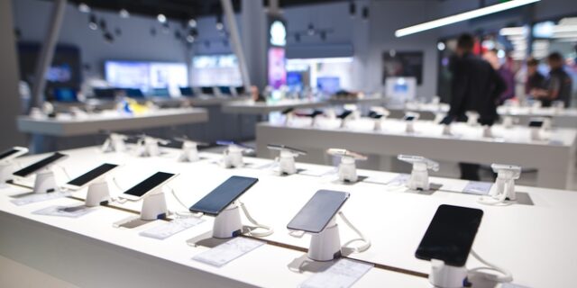 Αυτά είναι τα 4 e-shop που τους επιβλήθηκαν πρόστιμα 880.000 ευρώ