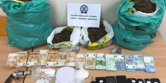 Εξαρθρώθηκε σπείρα που διακινούσε μεγάλες ποσότητες κάνναβης στο κέντρο της Αθήνας και τη Δυτική Αττική