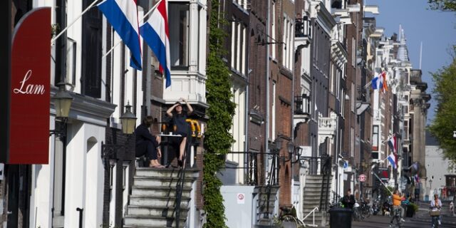 Ολλανδία: Στους 4.987 αυξήθηκαν οι θάνατοι από τον κορονοϊό