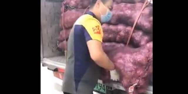 Την απάτησε και τον εκδικήθηκε με 1 τόνο κρεμμύδια – “Σειρά σου να κλάψεις”