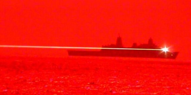 Αυτό είναι το νέο όπλο των ΗΠΑ – Λέιζερ καταρρίπτει αεροσκάφος εν πτήσει