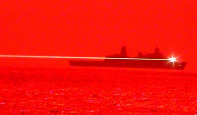 Αυτό είναι το νέο όπλο των ΗΠΑ – Λέιζερ καταρρίπτει αεροσκάφος εν πτήσει