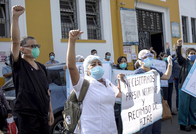 Περού: Ο κορονοϊός “κατεδαφίζει” το σύστημα υγείας