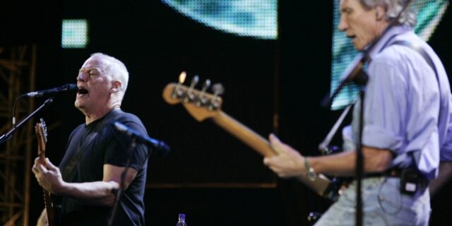 Νέα “σφαγή” στους Pink Floyd: Ο Waters καταγγέλει τον Gilmour για αποκλεισμό