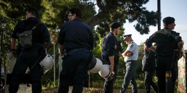 Από τη μάχη με τον κορονοϊό στη μάχη της πλατείας