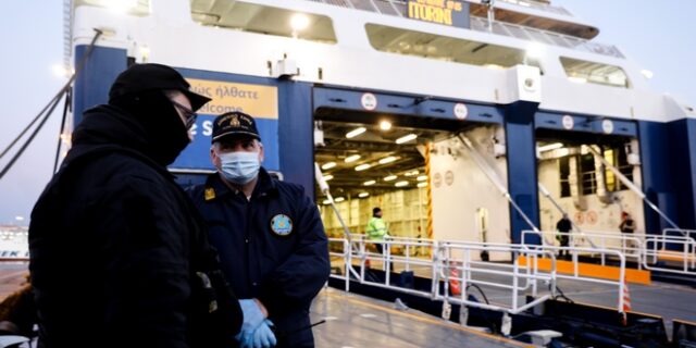 Ταξίδι με πλοίο: Μάσκα, μονόκλινες καμπίνες και οι μισοί επιβάτες
