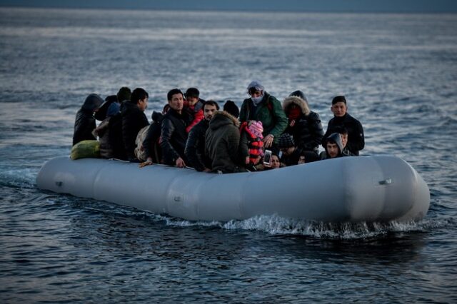 Λέσβος: Βάρκα με 32 πρόσφυγες και μετανάστες έφτασε στο Μανταμάδο