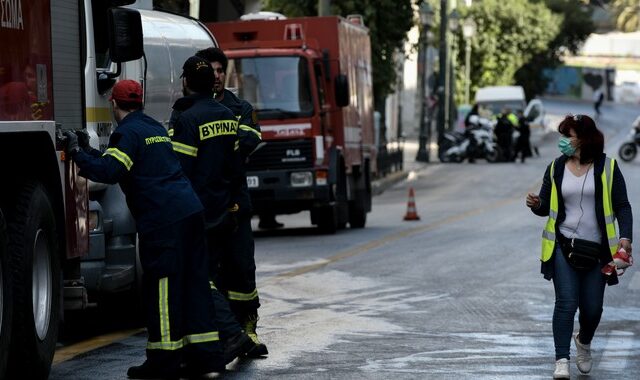 Χανιά: Πυροσβέστες γκρέμισαν τοίχο για να απεγκλωβίσουν κουτάβι