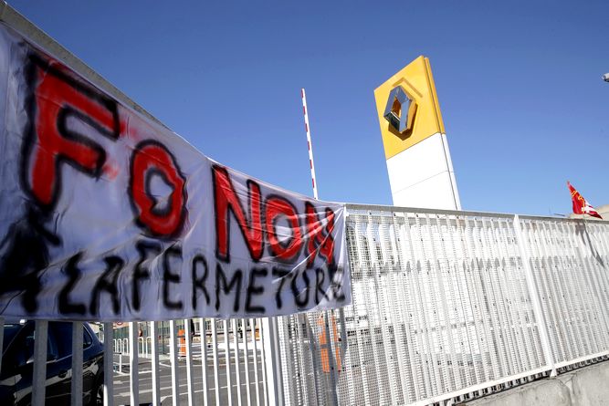 Γαλλία: Πορεία διαμαρτυρίας σε εργοστάσιο της Renault που κλείνει σε μία εβδομάδα