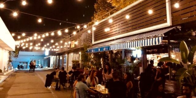 Η ζωή επέστρεψε στα μπαρ: Έτσι βγήκαμε το πρώτο βράδυ