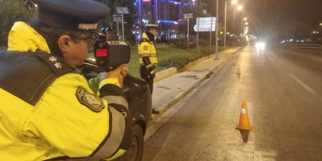 Σαν να μην είχαμε ποτέ κορονοϊό – Δεύτερη νύχτα με κόντρες στην Βάρκιζα