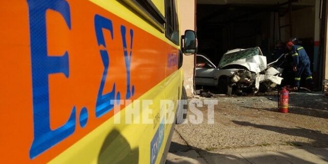 Πάτρα: Αυτοκίνητο “εισέβαλε” σε συνεργείο – Νεκρός ο οδηγός