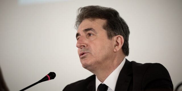 Στη Μύκονο ο Μιχάλης Χρυσοχοϊδης