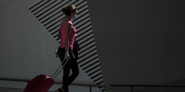 Κορονοϊός: Σήμερα οι οδηγίες των επιστημόνων για τον τουρισμό